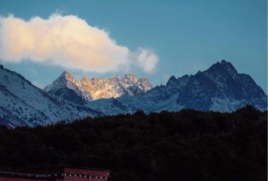 Гостиница Fenghui.Sunshine Rizhao Snow Mountain Resort