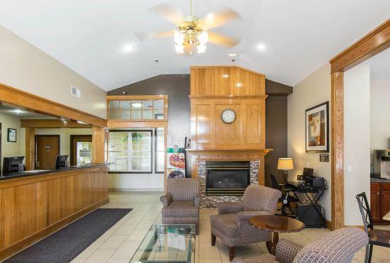 Hotel AmericInn by Wyndham Cedar Rapids North