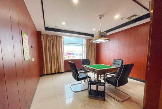 Гостиница Vienna Hotel (Dongguan Tangxia Binfen Square)