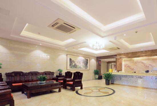 Longjie Business Hotel (Liuzhou High-speed Railway Station, Longtan Park Store)