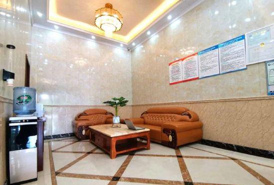 Гостиница Elan Hotel (Ma'anshan East Station Angong University Store)