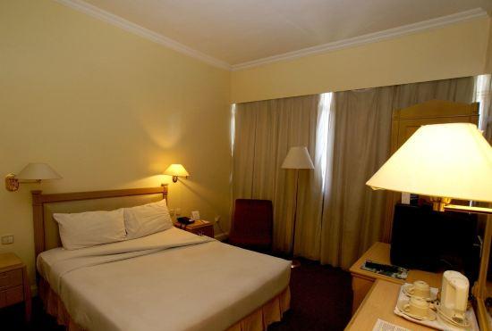 Гостиница Hotel Emas Tawau