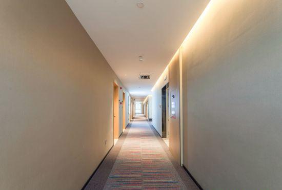 Duogao Hotel (Cixi Zhouxiang Branch)