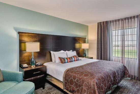 Гостиница Staybridge Suites Bismarck