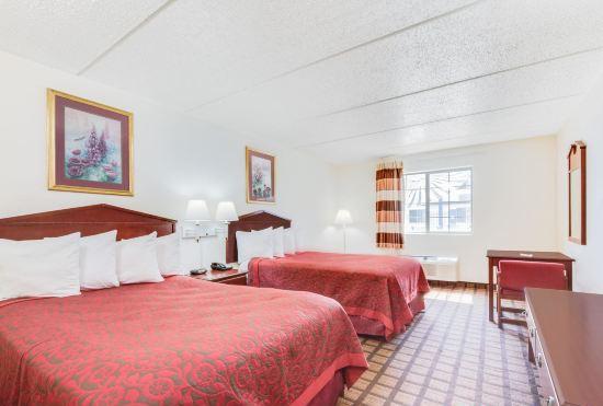 Гостиница Days Inn & Suites by Wyndham Laredo