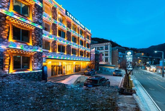 Гостиница Siguniangshan Yajumeishe Hotel