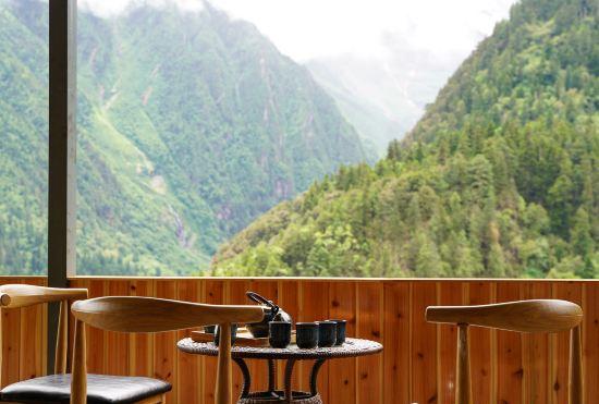 Гостиница Deqin Guyu Huating Inn