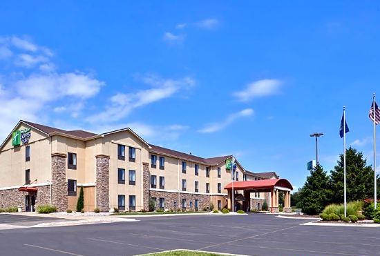 Гостиница Holiday Inn Express & Suites Topeka West I-70 Wanamaker