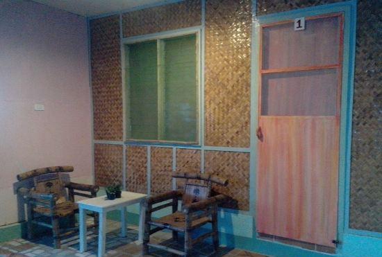 Hotel Basio's Place Tourist Inn by RedDoorz