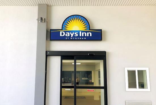 Гостиница Days Inn by Wyndham Kamloops BC