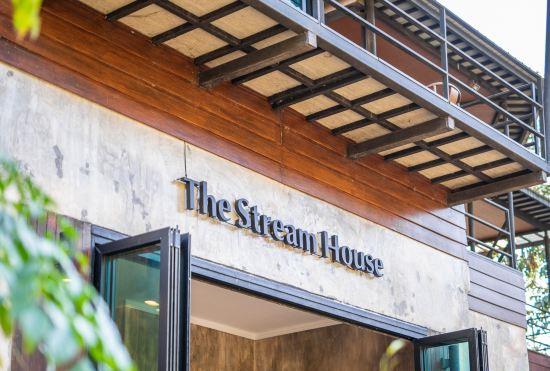 Hotel The Stream House at Mae Kampong
