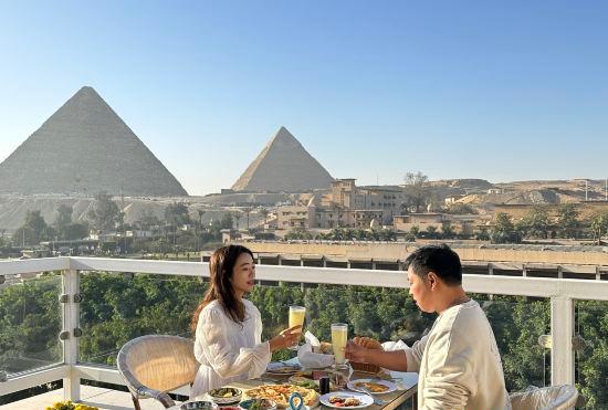 Doudou Pyramids View Hotel