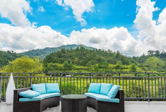 Hotel Mengxian Riverside · 270° view of the mountain view of Tangquan Resort and Accommodation