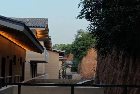 Гостиница Yuelonggu Homestay (Longmen High speed Railway Station Branch)
