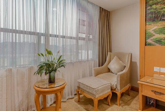 Vienna Hotel (Dongguan Tangxia High Speed Railway South Station)