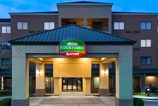 Гостиница Courtyard Danbury