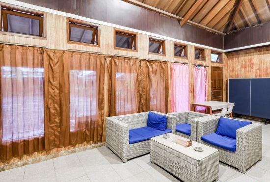 Hotel Losmen Yosi Carita