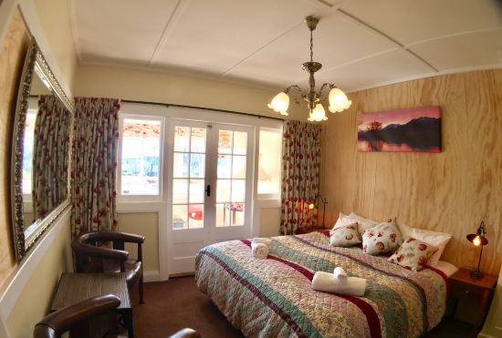 Гостиница Tekapo1929 Lakefront Villa