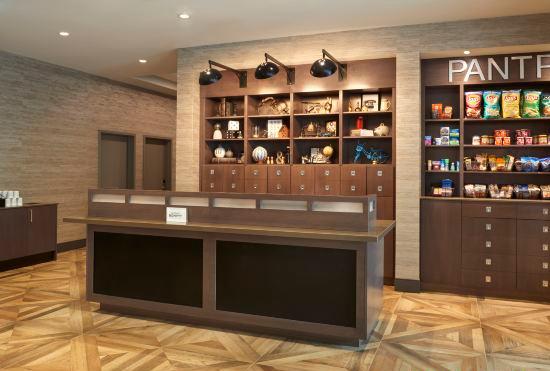 Гостиница Four Points by Sheraton Windsor Downtown