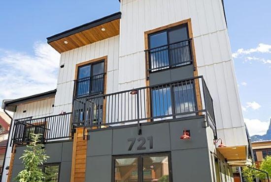Hotel Basecamp Suites Canmore