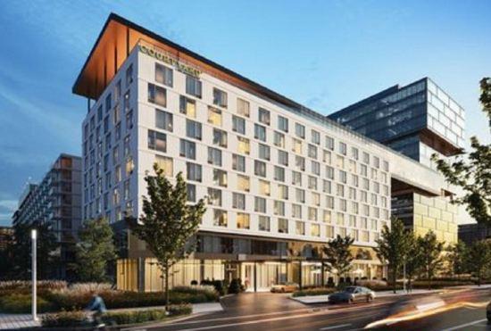 Гостиница Courtyard  Montreal Laval