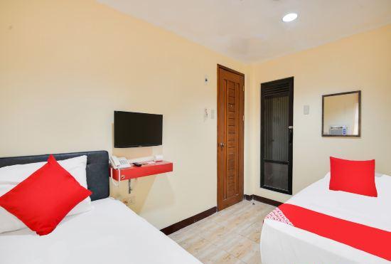 Гостиница OYO 912 Fb Suites