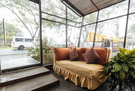 Гостиница RedDoorz Plus @ The Ridge Tagaytay