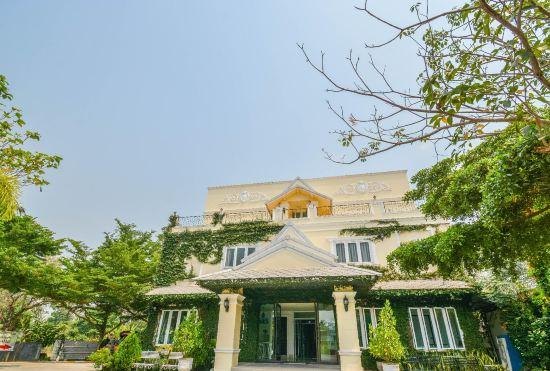 Hotel The Target Residence & Resort