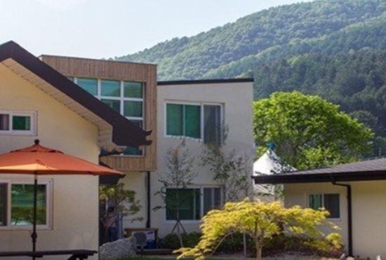 Гостиница Yangpyeong Near Creek Pension