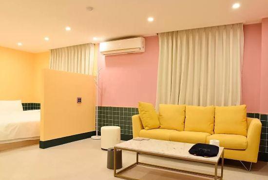 Unknown Hotel