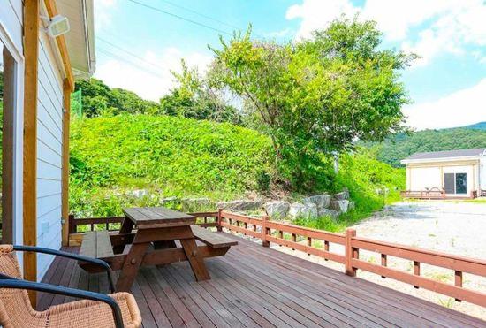 Hotel Gongju Hayan Pension