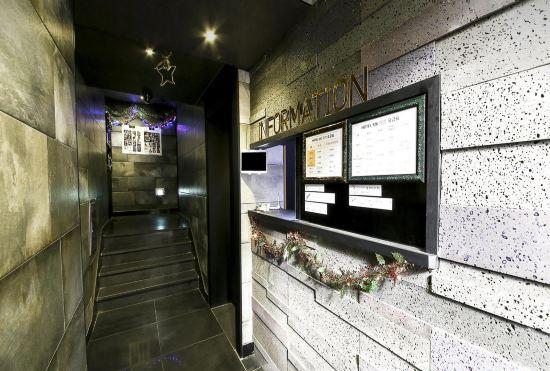 Hotel Suwon (Ingyeodong) Day and Night