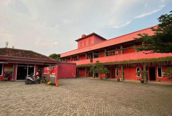 Hotel RedDoorz Syariah Near Jalan Urip Sumoharjo