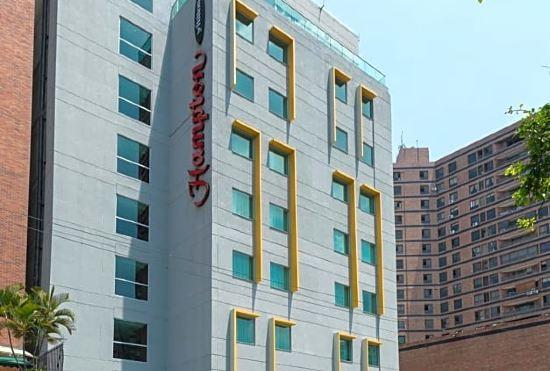 Гостиница Hampton Inn by Hilton Cali