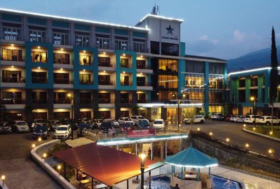 Гостиница Grand Bintang Tawangmangu