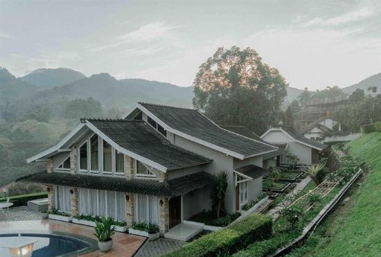 Гостиница Hotel Ariandri Puncak