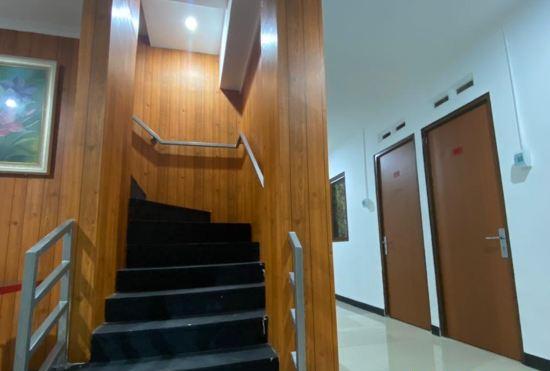 Гостиница RedDoorz Plus @ Rawamangun