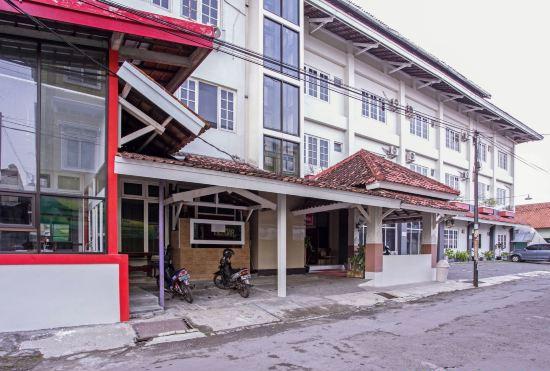 Hotel RedDoorz Near MM Ugm