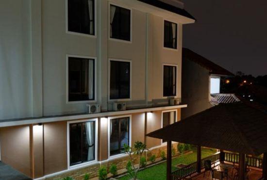 Hotel RedDoorz Plus @ TB Simatupang