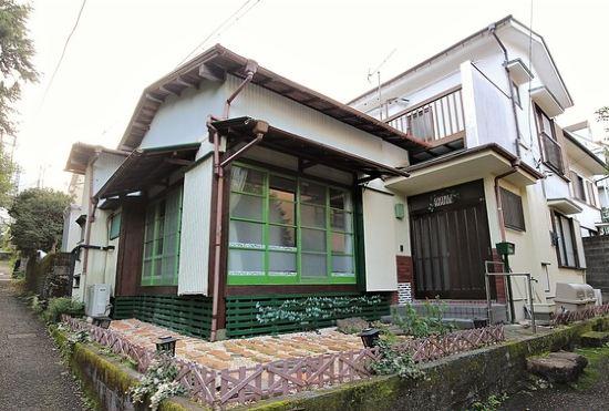 Гостиница A Ghiblistyle House in Front of Gora Station Ide