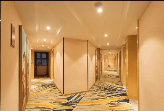 Vienna Hotel (Huawei Europe Town store in Songshan Lake)