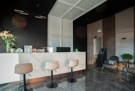Dali Zhiping Wisdom Hotel (Heqing Huangpingzhen Branch)