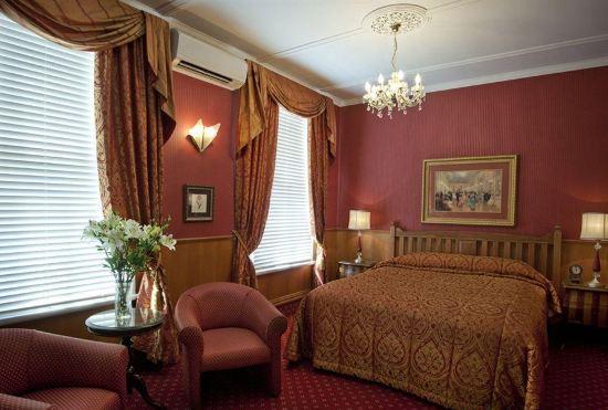 Гостиница Prince's Gate Hotel
