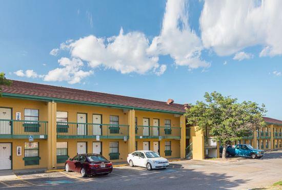 Гостиница Quality Inn East