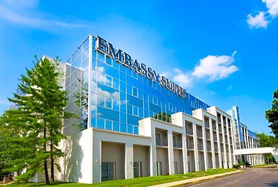 Гостиница Embassy Suites by Hilton Cincinnati Northeast Blue Ash