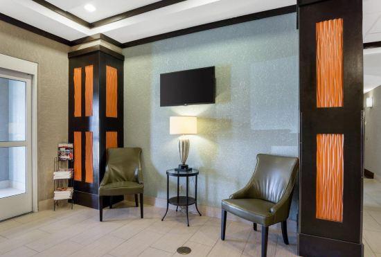 Гостиница Comfort Suites near Westchase on Beltway 8