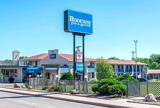 Гостиница Rodeway Inn & Suites