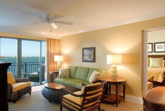 Гостиница Pier House Resort & Spa
