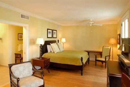 Hotel Pier House Resort & Spa