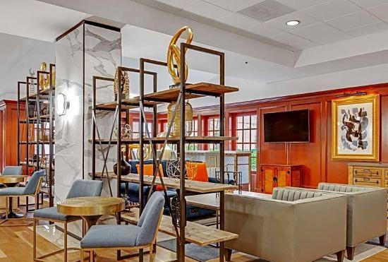 Гостиница The Inn at Henderson's Wharf, Ascend Hotel Collection